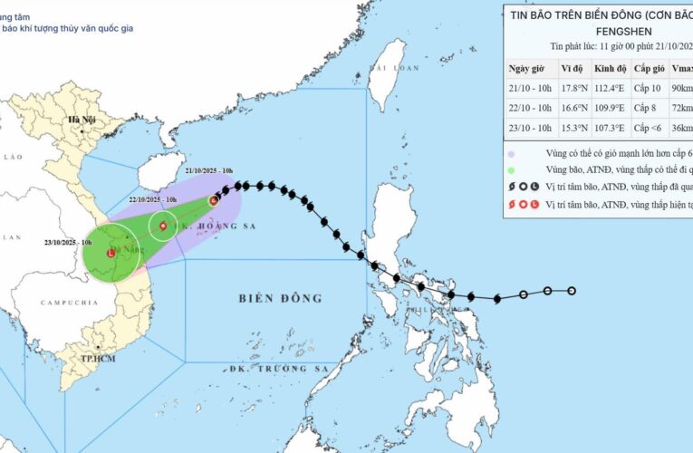 BÃO SỐ 12 ĐANG CÁCH HOÀNG SA KHOẢNG 125KM
