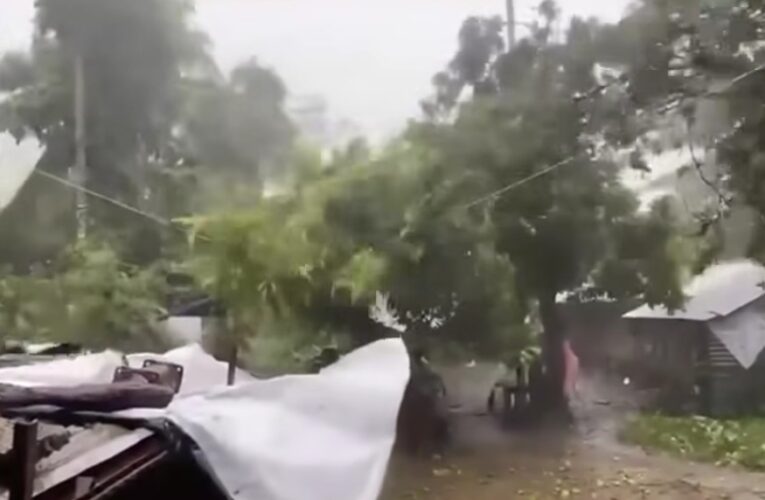 Cận cảnh bão Matmo đổ bộ Philippines