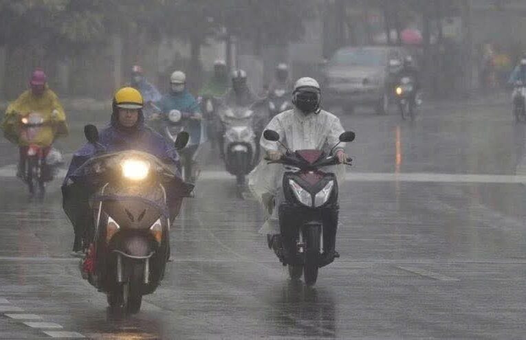 MIỀN BẮC CHÌM TRONG RÉT LẠNH ĐẦU THÁNG 11, MƯA KÉO DÀI NHIỀU NƠI