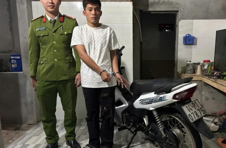 Công an xã Quảng Hà tiếp nhận đối tượng đầu thú về hành vi trộm cắp xe mô tô